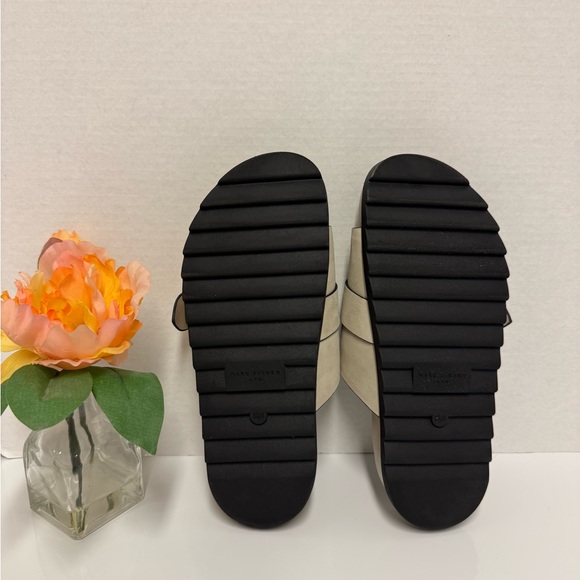 Marc Fisher Ltd Buckle Sandals 8 1/2 M Taupe - Picture 4 of 14